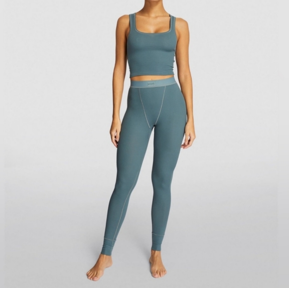 Skims Set - Picture 1 of 3